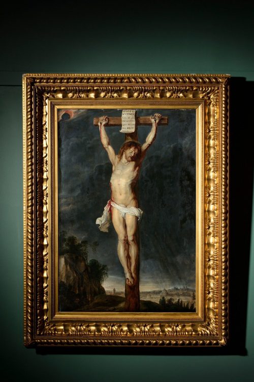 Pierre Paul RUBENS (Siegen 1577 - Anvers 1640) Christ en croix, Panneau de chêne, trois planches, aminci et collé sur un panneau parqueté, Vers 1620-1625 105,5 x 73,5 cm. Adjugée 2 940 799 euros (avec frais) par Osenat le 20 novembre 2023 à Fontainebleau. Expert : Comité Rubens ; étude préalable par Nils Büttner.