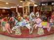 Éléments du carrousel en bois démonté avec 28 animaux, début XXe siècle. Estimation : 50 000 euros - 80 000 euros.